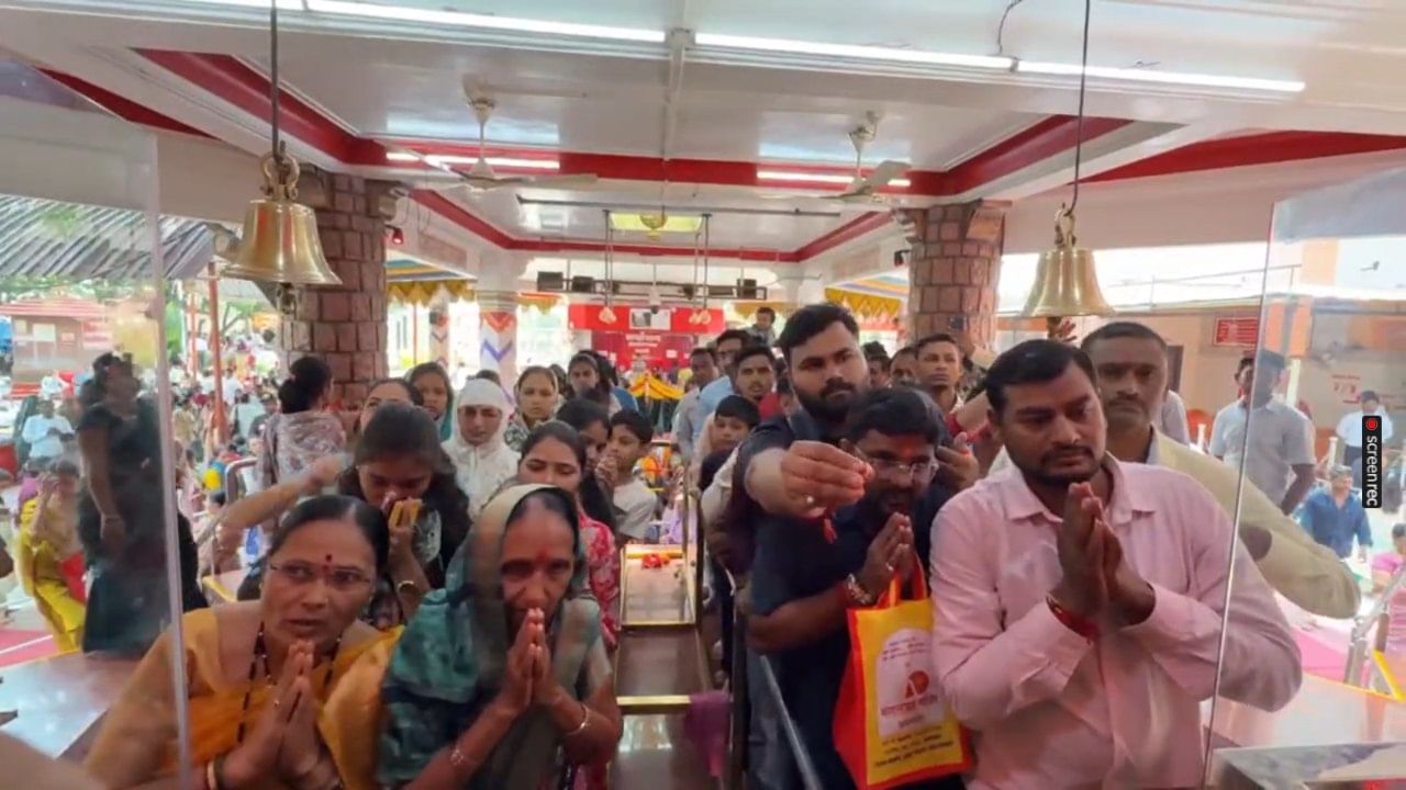 यावर्षी विशेष म्हणजे, मंगळवारी मंगळ जन्मोत्सव आल्याने तो थाटामाटात साजरा करण्यात आला. तब्बल २७ वर्षांनंतरचा अनोखा आणि शुभ योग जुळून आला आहे.