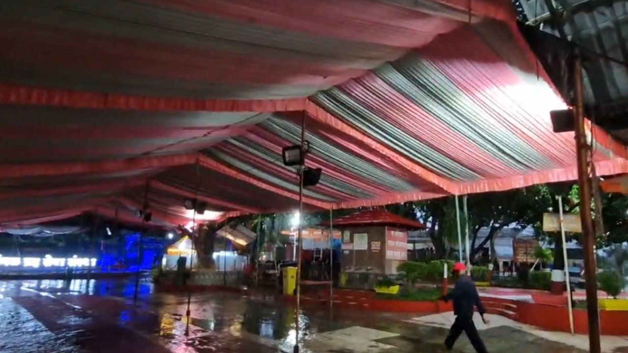 अमळनेर येथील मंगळदेव ग्रह मंदिर हे जागृत देवस्थान म्हणून मानले जाते. या मंदिरात भाविकांची कायमच गर्दी पाहायला मिळते. सध्या अमळनेर येथील श्री मंगळ मंदिरात श्री मंगळ जन्मोत्सव सोहळ्याचे आयोजन करण्यात आले आहे.