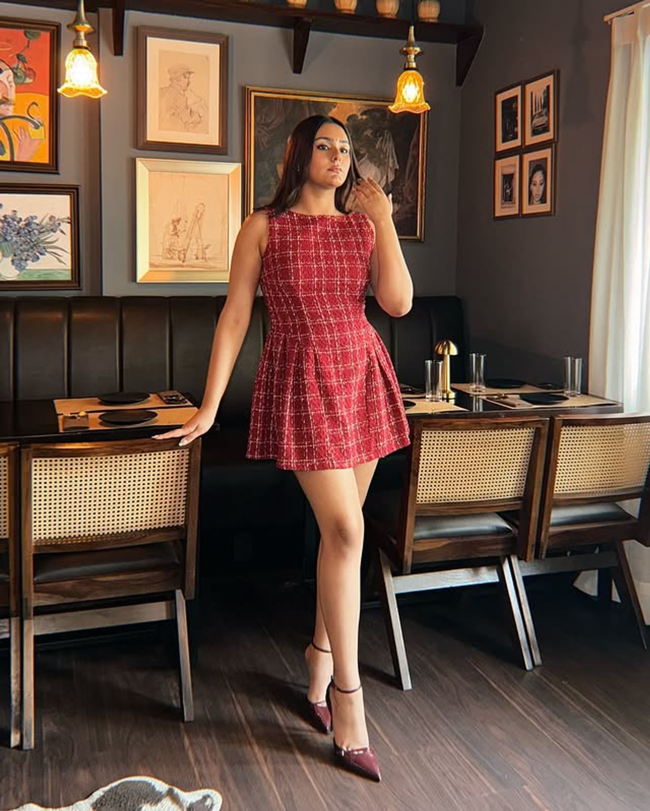 क्रिकेटर संजय बांगर यांचा मुलगा नुकताच मुलगी झाला आहे. आता त्यांच्या मुलाने आपले नाव बदलून अनाया बांगर असे केले आहे. अगोदर मुलगा आणि नंतर मुलगी झालेल्या अनायाबद्दल सर्वांनाच माहिती आहे. पण अशी एक सुंदर ट्रान्सजेंडर आहे, जिच्या सौंदर्याचे लाखो लोक दिवाने आहेत.