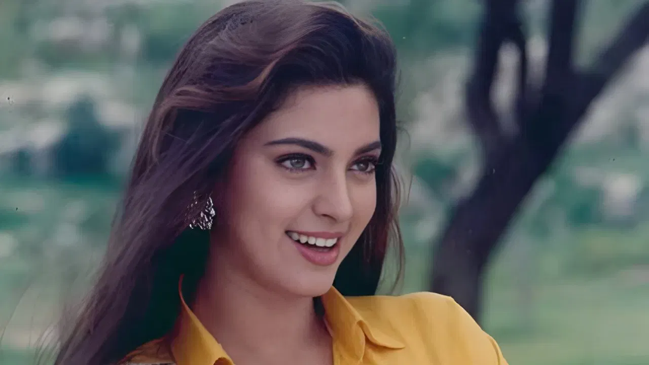 जूही चावलानेही डोळे दान करण्याचा निर्णय घेतला आहे.