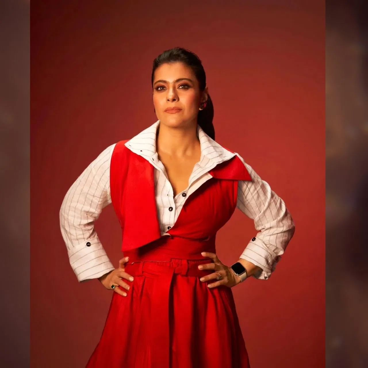 काजोल हिने अनेक सिनेमांमध्ये दमदार अभिनेय करत चाहत्यांना घायाळ केलं. आज अभिनेत्री पूर्वी प्रमाणे बॉलिवूडमध्ये सक्रिय नसली तरी, स्टाईलमुळे कायम चर्चेत असते. 