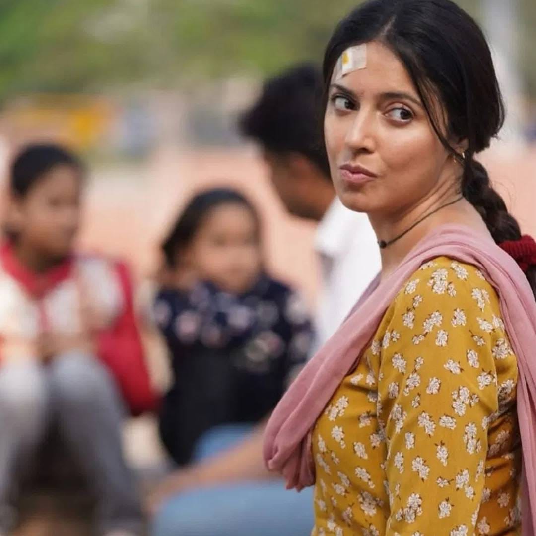 आयुष्याची दुसरी बाजू समजून घेणं तो बदल समजून घेऊन तसं जगणं एक वेगळा अनुभव असतो. आतापर्यंत लोकांनी दिव्याला ऑनस्क्रीन आणि ऑफस्क्रीनला एक ग्लॅमरस एक्ट्रेस म्हणून पाहिलं आहे. तिला आता नव्या रोलमध्ये पाहणं एक कमालीचा अनुभव असणार आहे. हा चित्रपट 12 सप्टेंबरला रिलीज होतोय.