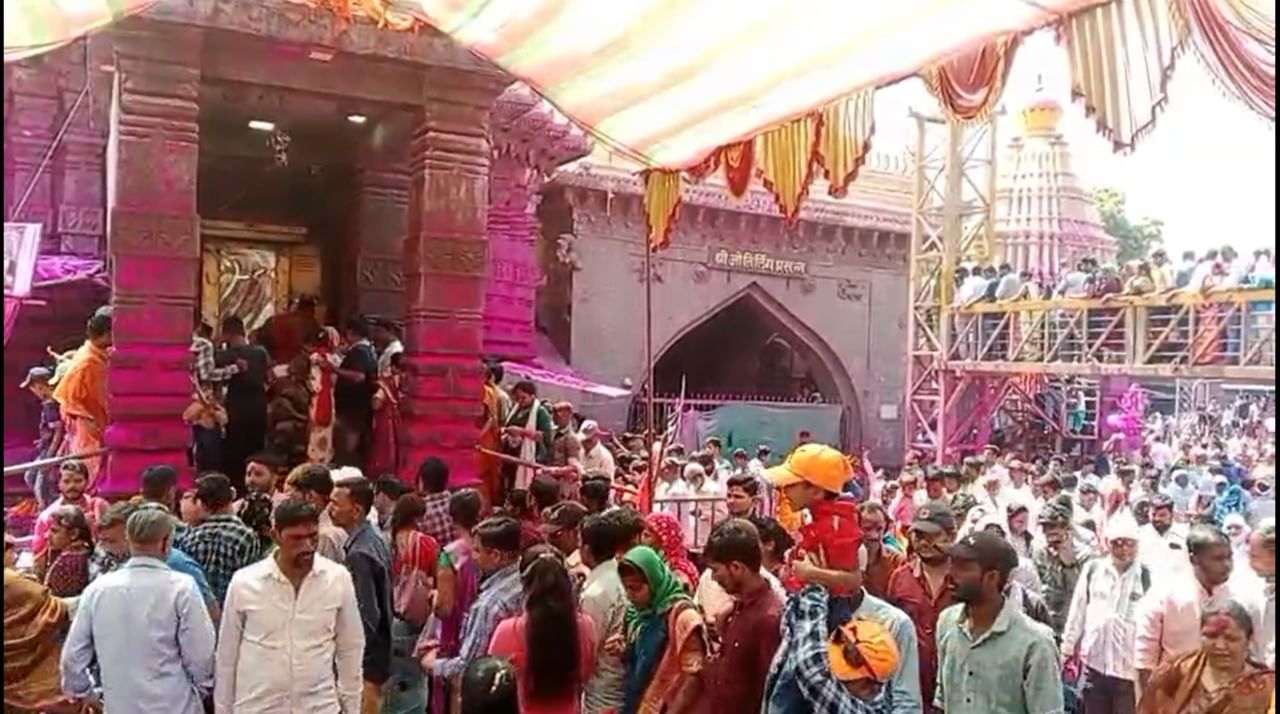 जोतिबा ग्रामपंचायतचे सदस्य सुनील नवाळे आणि अधिकारी विठ्ठल भोगण यांनी दाखवलेल्या तत्परतेमुळे हा प्रकार उघडकीस आला आहे. त्यांना यात्रेतील दुकानांमध्ये संशयास्पद मिठाई विकली जात असल्याचा संशय आला.
