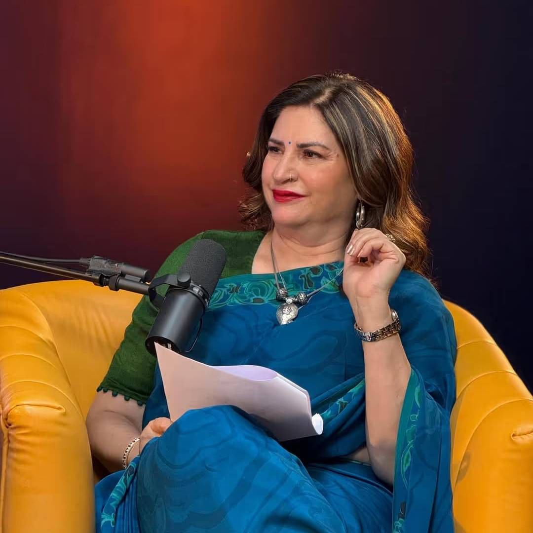 कुनिका बद्दल सलमानने स्टेजवर एक महत्वाचा खुलाला केला. तो म्हणाले की, आमच्या क्रिएटिव टीमला समजलय की, लहान वयाची मुलं तुम्हाला डायरेक्ट मेसेजेस करतात. 24-25 वर्षांची मुलं तुम्हाला प्रपोज करतात. सलमानच बोलणं ऐकून कुनिका आधी लाजली. मग, तिने कबूल केलं की, तरुण मुल तिला प्रपोज करतात. 