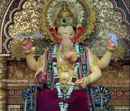 दरवर्षी राजाला एक प्रभावळ असते, जी अनेक लोकांसाठी आकर्षणाचा केंद्र बिंदू आहे. मात्र यावर्षी बॅकग्राउंड अशे तयार केले आहे की प्रभावळीची कमी वाटत नाही. यंदा मनावर दगड ठेवून एक मोठा निर्णय घेण्यात आला आहे. विसर्जनाच्या दिवशीच प्रभावळ लावण्यात येणार आहे. यावेळी न भुतो ना भविष्यती असे डेकोरेशन झालेले आहे, असेही यावेळी संतोष कांबळी यांनी सांगितले आहे.  