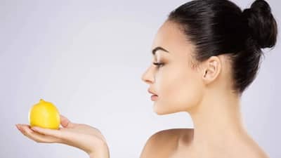 चेहऱ्यावर लिंबाचा वापर योग्य की अयोग्य? जाणून घ्या तज्ञांचे मत....