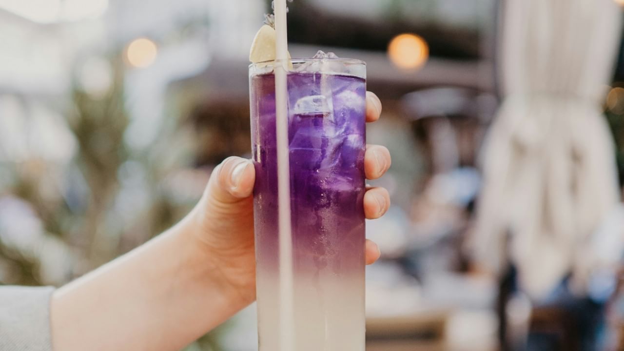 त्यामुळे श्रावणात दारू टाळल्याने आपल्याला आपल्या भावना आणि सवयी कशा नियंत्रित करायच्या हे शिकता येते. त्यामुळे श्रावण महिना फक्त देवासाठीच नाही, तर स्वतःला शिस्त लावण्यासाठीही महत्त्वाचा आहे.