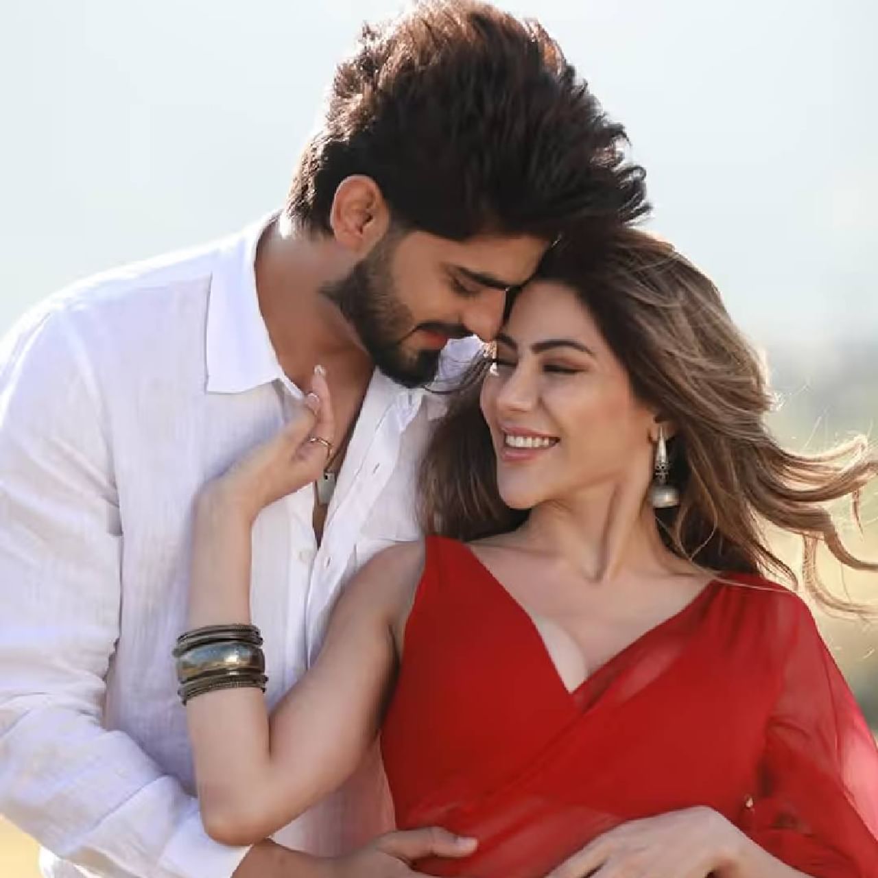 निक्की तांबोळी आणि अरबाज पटेल यांचं नातं बिग बॉस मराठीनंतर अधिक दृढ होत चाललं आहे. दोघे परस्परांची खूप काळजी घेतायत. दोघांचे धर्म भले वेगवेगळे आहेत. पण दोघे धार्मिकतेच्या बाबतीत परस्परांवर कुठलाही दबाव टाकत नाहीत. दोघे ऐकमेकांच्या मान्यतांची काळजी घेतात. 