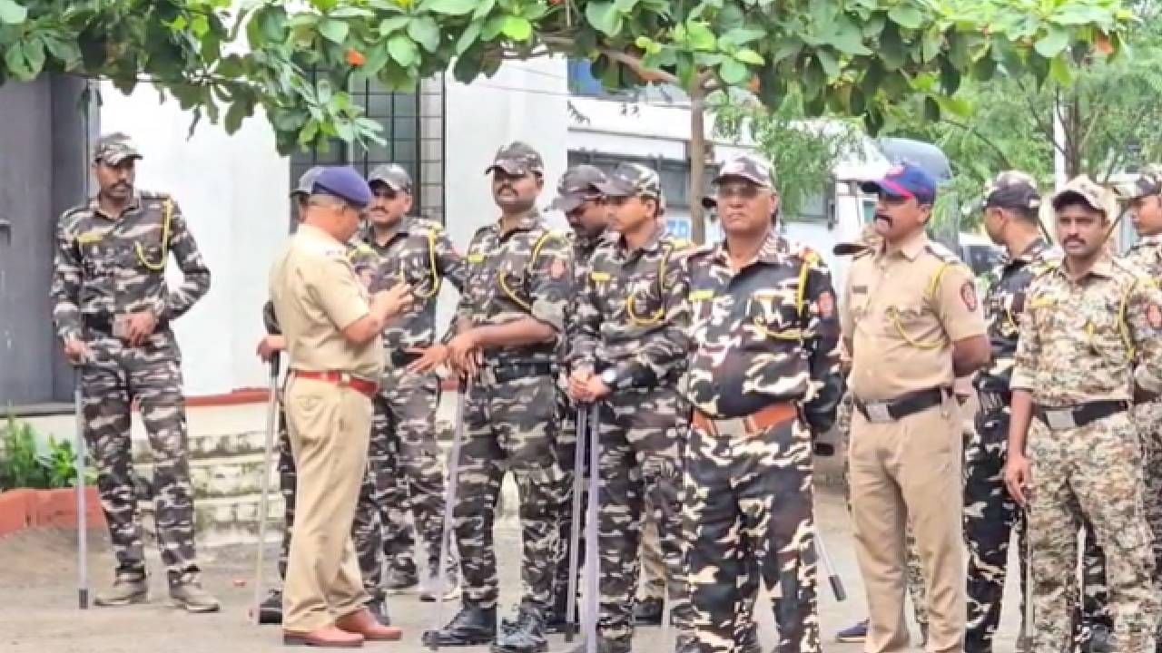कालचा ठेवलेला बंदोबस्त व्यतिरिक्त आज दोन अतिरिक तुकड्या मागवून त्या अलर्ट ठेवण्यात आल्या आहेत.