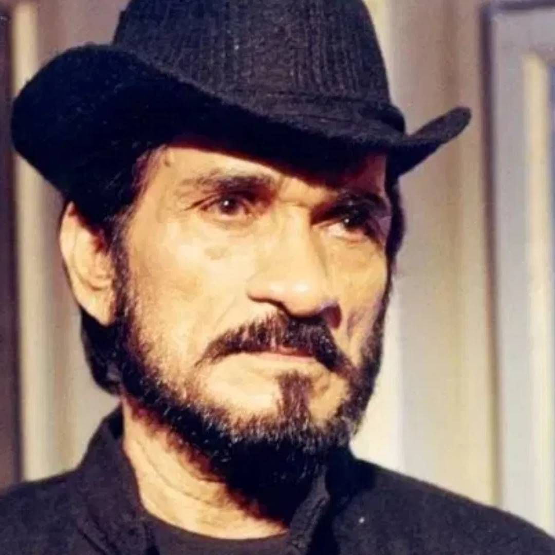 चित्रपटात सांभाचा रोल बॉलिवूड अभिनेता मॅक मोहनने प्ले केलेला. या रोलने त्याला लोकप्रियता मिळवून दिलेली. सांभाच करियर खूप मोठं आहे. 1961 ते 2010 पर्यंत तो सक्रीय होता. पाच दशकाच्या मोठ्या करिअरमध्ये त्याने 200 पेक्षा जास्त चित्रपटात काम केलं. 