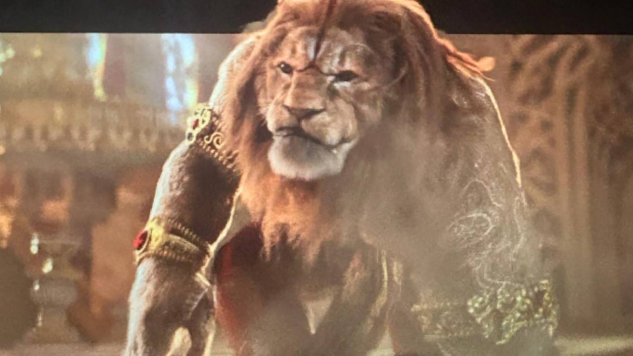 हा एक अॅनिमेटेड चित्रपट असून त्याची कथा पौराणिक आहे. 'महावतार नरसिम्हा' असं या चित्रपटाचं नाव आहे. 2 तास 10 मिनिटांच्या या चित्रपटाची कथा फार जुनी आहे. ही कथा अनेकांना आधीपासूनच माहीत आहे. तरी दिग्दर्शक अश्विन कुमार यांनी ज्याप्रकारे हा चित्रपट प्रेक्षकांच्या भेटीला आणला आहे, त्याचं खूप कौतुक होत आहे.