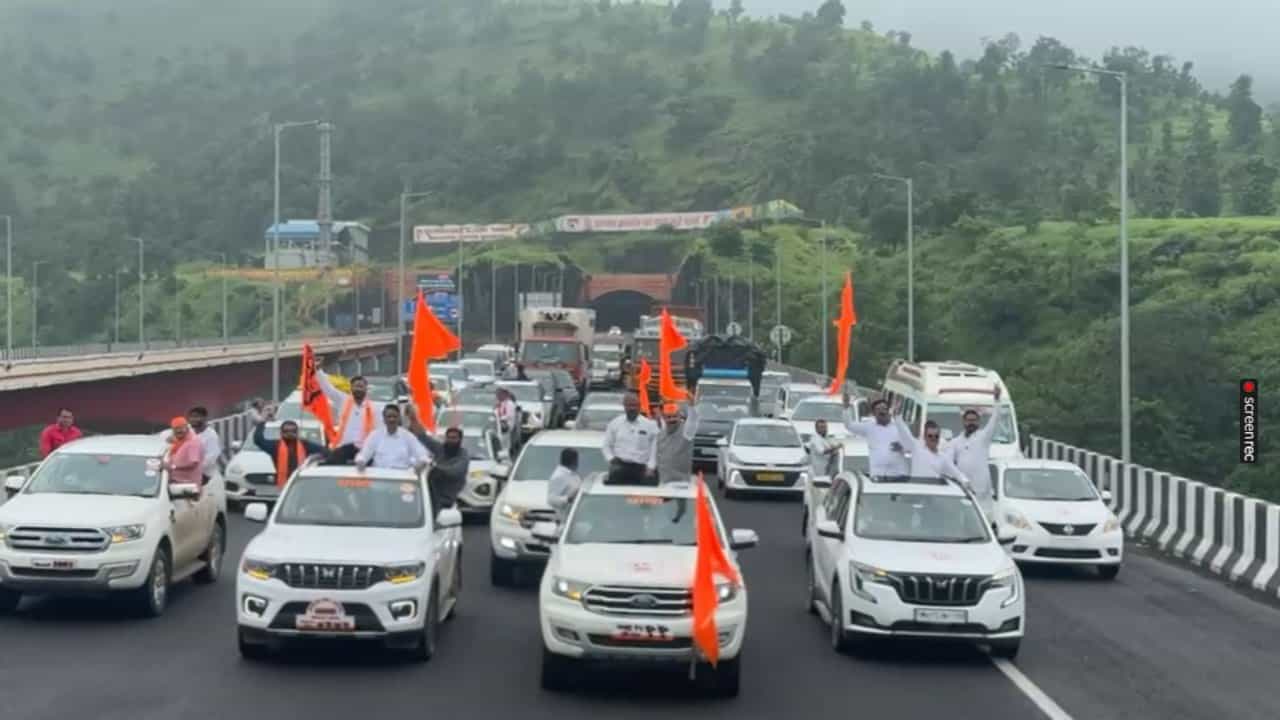 एक मराठा, लाख मराठा! मुंबईत भगवं वादळ धडकलं, ऐतिहासिक गर्दीचे फोटो एकदा पाहा