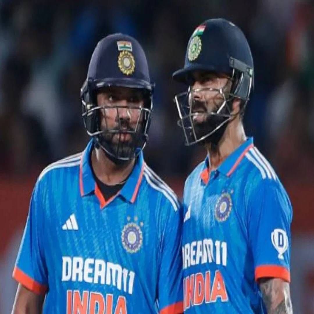 न्यूज एजेंसी PTI च्या रिपोर्टमध्ये  BCCI सुत्रांच्या हवाल्याने म्हटलय की, सध्या बोर्ड या दोन्ही खेळाडूंच्या निवृत्तीची घाई करणार नाही. ऑस्ट्रेलिया सीरीजआधी या दोघांनी 3 वनडे सामने खेळून आपला फॉर्म परत मिळवावा अशी सुद्धा BCCI मध्ये चर्चा आहे. . (Photo: Getty Images)