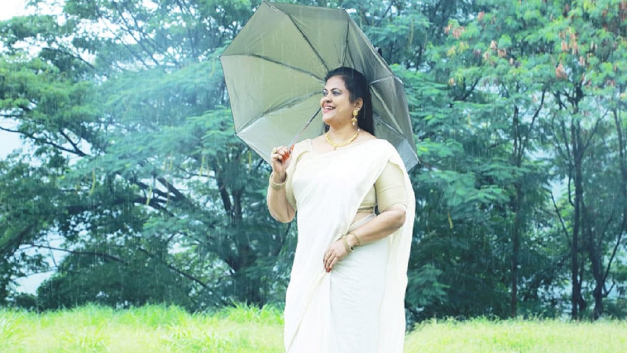 वेश्याव्यवसायत प्रसिद्ध अभिनेत्रीचा हात, तरुणीला बोलावलं आणि..., पोलिसांकडून चौकशी सुरु वेश्याव्यवसायत प्रसिद्ध अभिनेत्रीचा हात, तरुणीला बोलावलं आणि..., पोलिसांकडून चौकशी सुरु