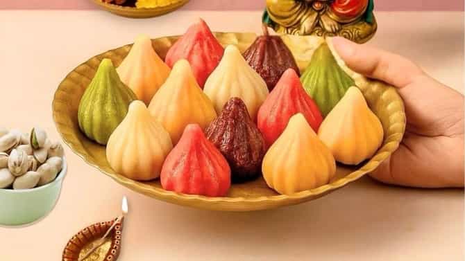 Ganesh Chaturthi 2025 : 10 दिवस बाप्पासाठी 10 प्रकारचे मोदक बनवा, रेसिपी एकदा पाहाच
