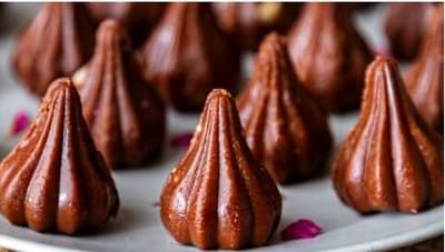 यावर्षी गणपती बाप्पाला द्या खास चॉकलेट मोदकचा नैवेद्य, पाहा सोपी रेसिपी