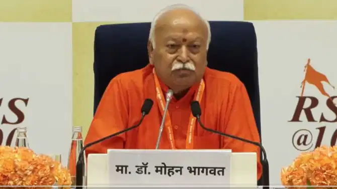 जयप्रकाश बाबू जळती मशाल घेऊन संघ कार्यालय जाळण्यासाठी आले होते, पण आणीबाणीनंतर... मोहन भागवत यांनी सांगितलेला किस्सा काय?