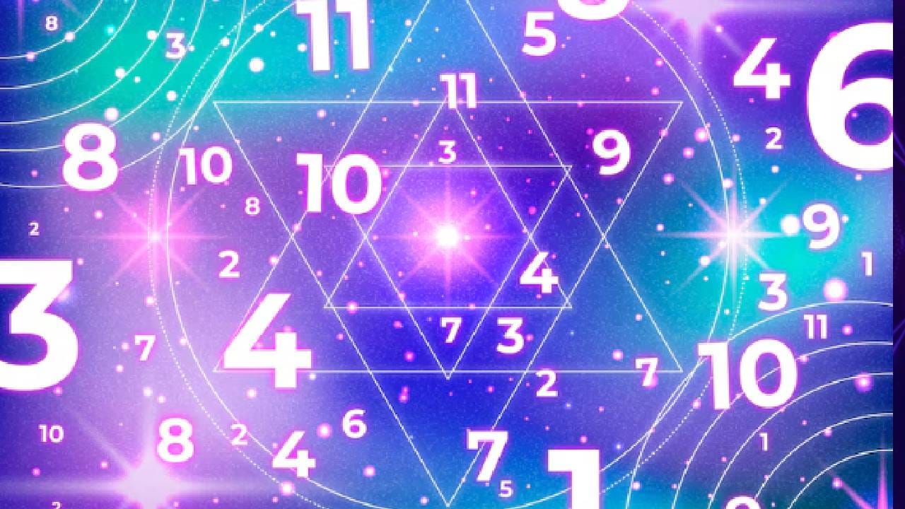 पण हे निश्चित आहे की 8 मूलांक अंक असलेल्या लोकांना एक दिवस नक्कीच यश मिळेल. साधारणपणे, हा मूलांक असलेल्या लोकांना त्यांच्या सुरुवातीच्या आयुष्यात खूप संघर्ष करावा लागतो परंतु 30 व्या वर्षानंतर त्यांच्या समस्या संपू लागतात.