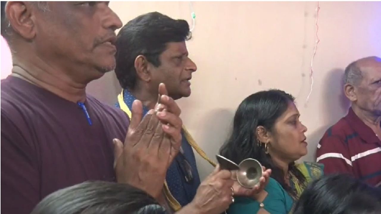 लहानपणीचे किस्से मोरे यांच्या मित्रांनी सांगितले... तर घरातील भावंडांनीदेखील... लहानपणापासून कलेचा छंद जोपासला यामुळे भविष्यातली पिढी देखील कलेकडे वळवण्यासाठी प्रयत्न गावांमध्ये चालू आहे.