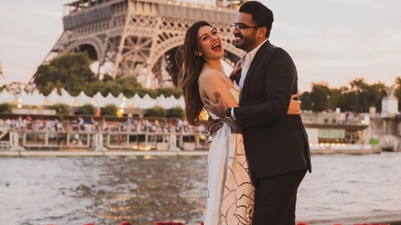 हंसिका आणि सोहेलच्या लग्नानंतर अनेक चर्चा सुरू झाल्या. सोहेलचं पहिलं लग्न हंसिकाच्या मैत्रिणीशी झालं होतं पण नंतर दोघांचा घटस्फोट झाल्यानंतर त्याने हंसिकाशी लग्न केलं.