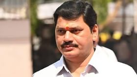 मुंडेंची मंत्रिमंडळात परतण्याची तारीख ठरली? काँग्रेस नेत्याचे संकेत की मुंडेंची मंत्रिमंडळात परतण्याची तारीख ठरली? काँग्रेस नेत्याचे संकेत की