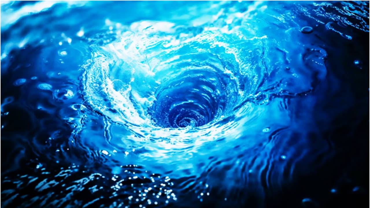 अनेक तज्ज्ञांचा आणि खलाश्यांचा असा दावा आहे की हे एलियन्सचे बेस स्टेशन आहे. येथे त्यांचा पृथ्वीवरील तळ आहे. येथूनच एलियन्सच्या युएफओ या अंतराळात झेपावतात आणि याच तळावर मध्यरात्री विसवतात. 