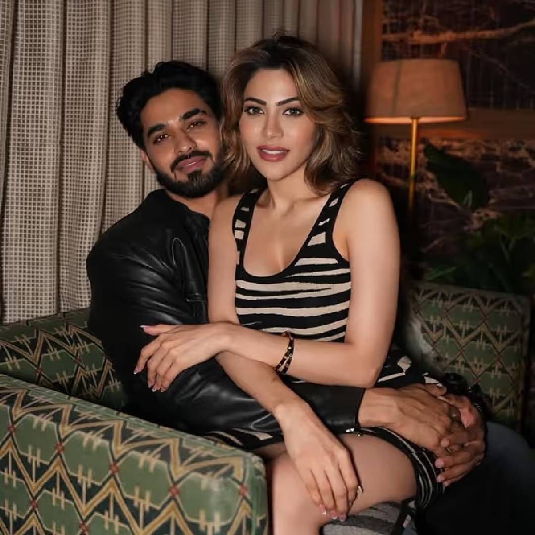 निक्कीच हे ऐकून अरबाजने सांगितलं की, प्रत्येक धर्मात आपपाल्या गोष्टी असतात. निक्की ज्या गोष्टी फॉलो करते, त्या मला माहित आहेत. अरबाज पुढे म्हणाला की, तू तुझ्या हिशोबाने प्रार्थना करुन झोपं. माझ्या धर्मात जी काही प्रार्थना आहे, ती मी करीन. 