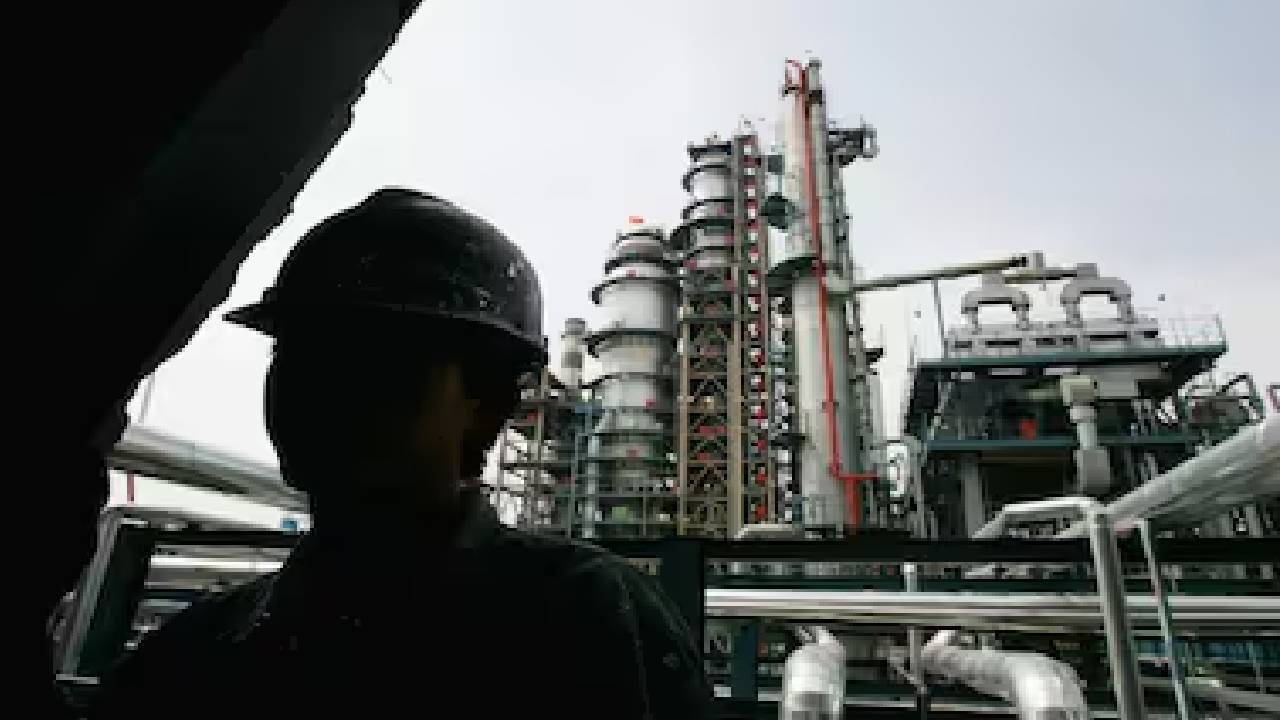 पाकिस्तानकडे तेलाचा मोठा साठा आहे का? भवितव्य बदलेल? जाणून घ्या पाकिस्तानकडे तेलाचा मोठा साठा आहे का? भवितव्य बदलेल? जाणून घ्या