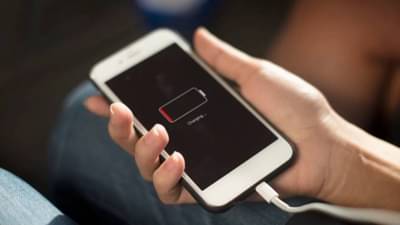 Smartphone Battery : फोन सेटिंगमध्ये करा फक्त 5 बदल, बॅटरीचं टेन्शन होईल छूमंतर !