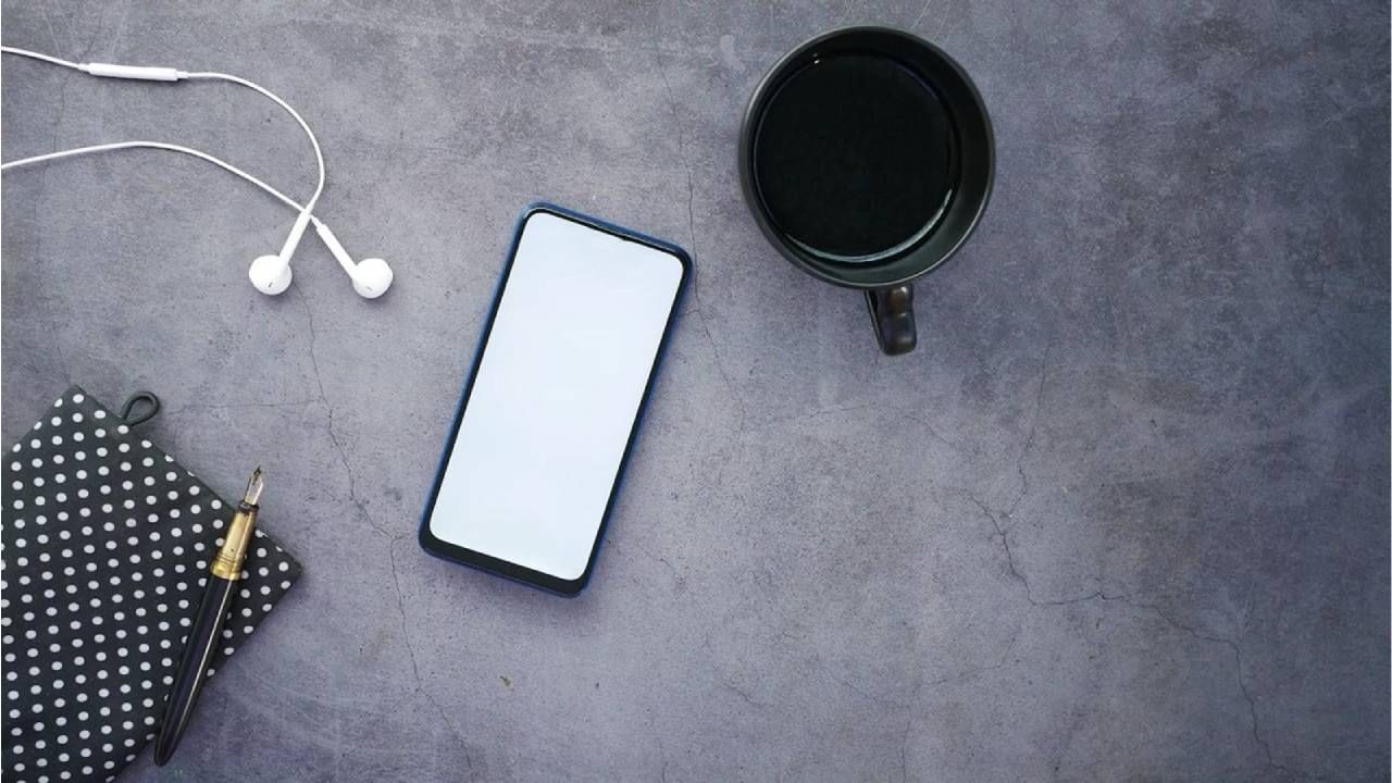 रिपेअर करणाऱ्यानेच तिचे प्रायव्हेट फोटो आणि व्हिडीओ लीक केल्याचा धक्कादायक आरोप संबंधित पीडित महिलेनं केला. हे व्हिडीओ लीक झाल्यानंतर तिला अनेकांचे अश्लील मेसेज येऊ लागले होते. तिचे कुटुंबीयसुद्धा तिच्याशी बोलणं टाळत होते. 
