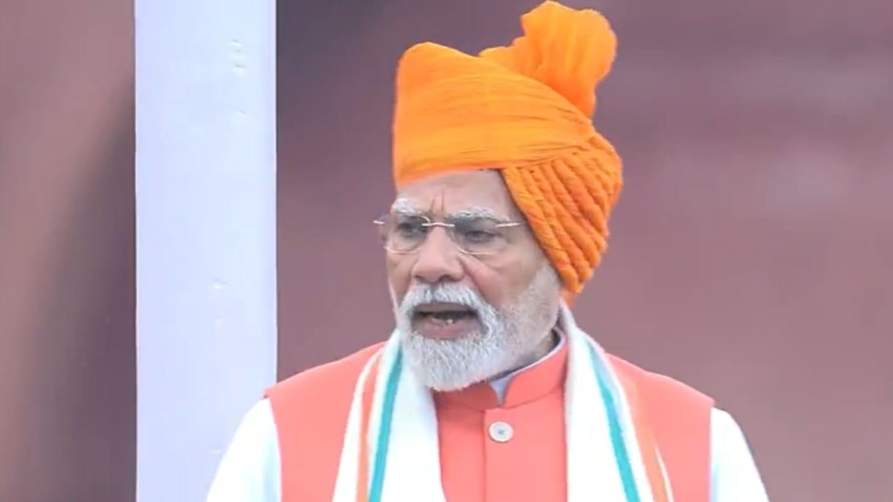 देशासाठी स्वाभिमान महत्त्वाचा, डोनाल्ड ट्रम्पच्या टॅरिफ बॉम्बवर पंतप्रधान मोदी स्पष्टच बोलले