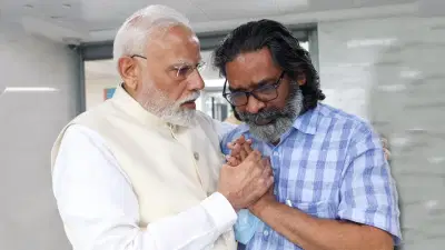 PM मोदींनी शिबू सोरेन यांना रुग्णालयात जाऊन वाहिली श्रद्धांजली, मुख्यमंत्री हेमंत सोरेन यांचे केले सांत्वन