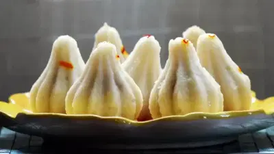 गणेश चतुर्थीनिमित्त आपल्या लाडक्या बाप्पासाठी बनवा हे 5 फ्लेवर्सचे मोदक, जाणून घ्या झटपट सोपी रेसिपी