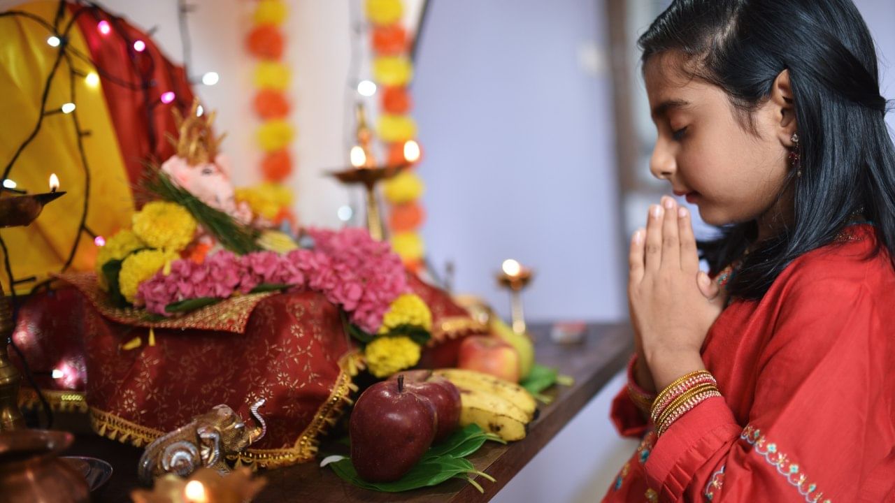 शास्त्रानुसार प्रत्येक शिंक अशुभ नसते. गणपतीच्या पूजेदरम्यान काही विशिष्ट वेळी किंवा विशिष्ट दिशेने शिंका आल्यास ते शुभ मानले जाते.