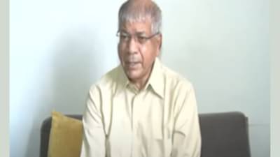 इलेक्शन कमिशन स्वतः मूर्ख आहे! प्रकाश आंबेडकरांचा हल्लाबोल