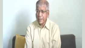 इलेक्शन कमिशन स्वतः मूर्ख आहे! प्रकाश आंबेडकरांचा हल्लाबोल इलेक्शन कमिशन स्वतः मूर्ख आहे! प्रकाश आंबेडकरांचा हल्लाबोल