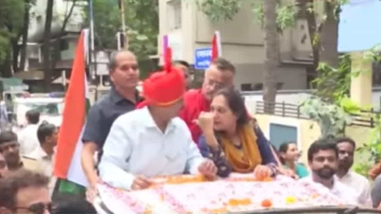 मालेगाव बॉम्बस्फोट: कर्नल पुरोहितांची पुण्यात जंगी मिरवणूक