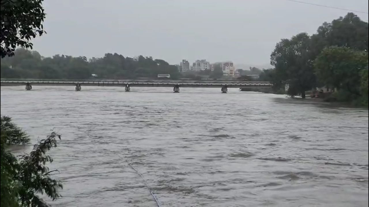 शेतकऱ्यांची चिंता वाढली, पुन्हा पावसाचा अलर्ट; महाराष्ट्रात कुठे काय स्थिती? शेतकऱ्यांची चिंता वाढली, पुन्हा पावसाचा अलर्ट; महाराष्ट्रात कुठे काय स्थिती?