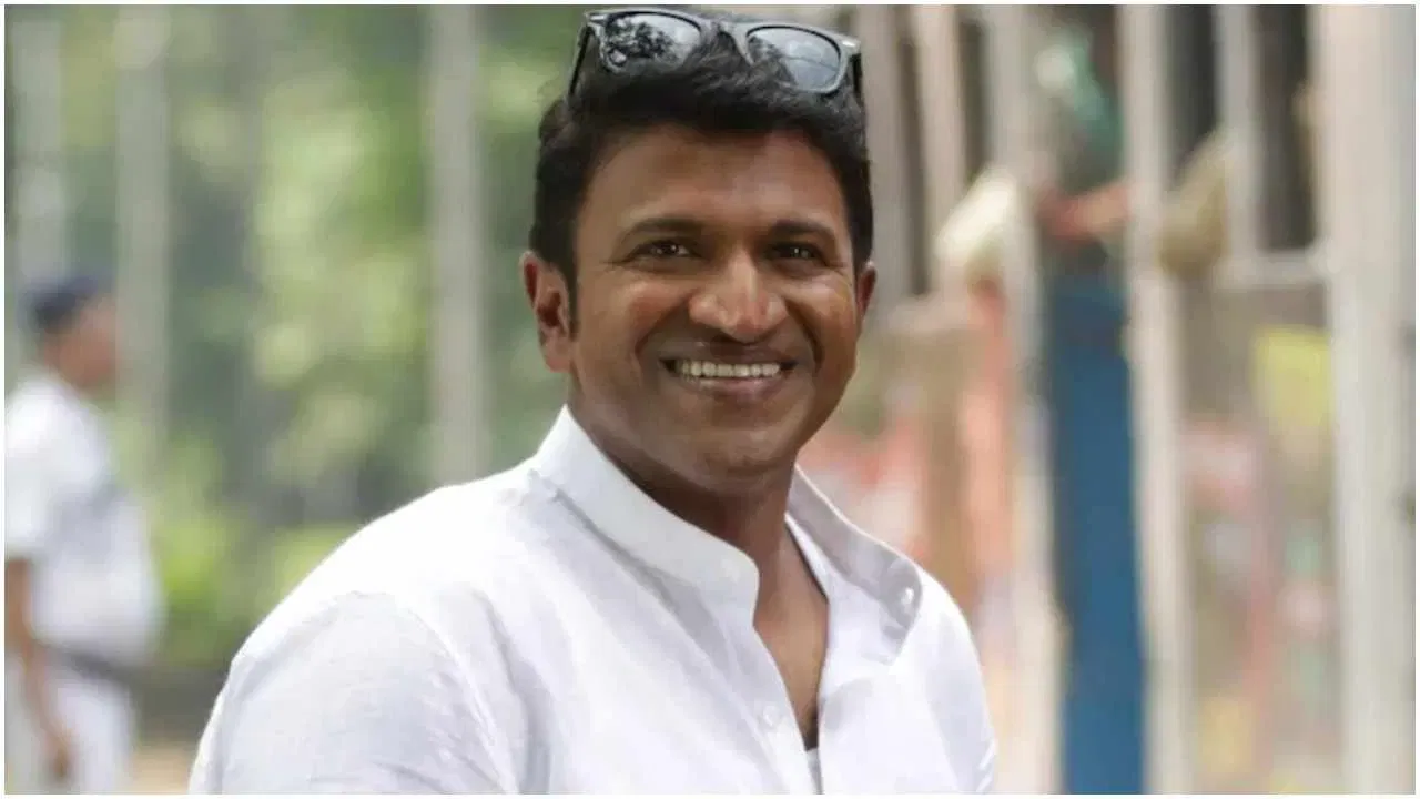 सर्वप्रथम दक्षिणेतील पावरस्टार पुनीत राजकुमार यांच्याबद्दल. 2021 मध्ये हृदयविकाराच्या झटक्याने त्यांचा मृत्यू झाला. त्यानंतर त्यांच्या कुटुंबाने त्यांचे डोळे दान केले, ज्यामुळे दोन लोकांना दृष्टी मिळाली. यानंतर कर्नाटकातील पुनीत राजकुमार यांच्या अनेक चाहत्यांनी अवयव दानाचा संकल्प केला.