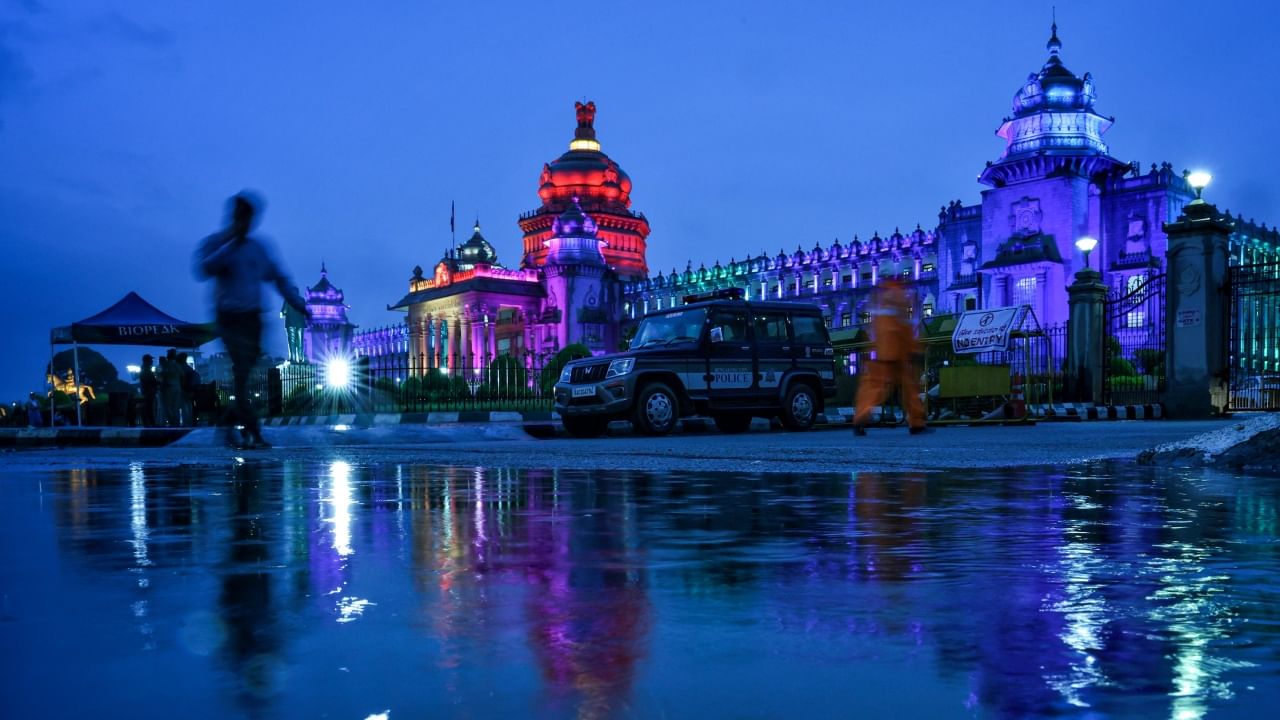 दरम्यान पावसाच्या काळात हवामान खात्याचे अंदाज महत्त्वाचे असले तरी, नक्षत्रांची वाहने पाहून पावसाचा अंदाज लावण्याची ही पारंपरिक पद्धत आजही अभ्यासली जाते. अनेकदा शेतकरी याच अंदाजानुसार पेरणीची काम करतात. ही पद्धत अनेकदा बरोबरही ठरते, असे म्हटले जाते.