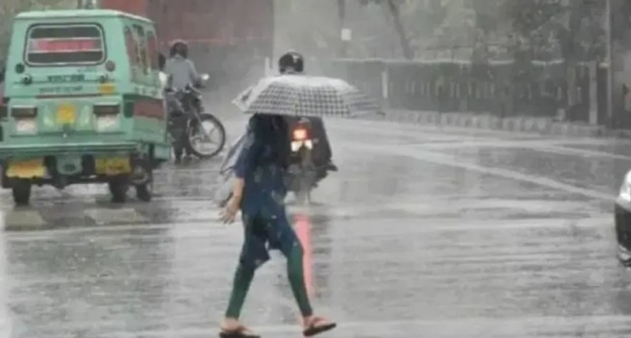 नांदेडसारख्या जिल्ह्यात काही दिवसांपूर्वी पावसाने कहर केला. या जिल्ह्यात काही ठिकाणी महापूर आला. अनेक घरे पाण्याखाली गेली. संपूर्ण ऑगस्ट महिन्यात महाराष्ट्रात पावसाने जोरदार हजेरी लावली. 