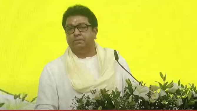 Raj Thackrey : कशाला ठेवता शिवाजी महाराजांचे पुतळे? फक्त डेकोरेशनसाठी?; राज ठाकरेंचा संतप्त सवाल