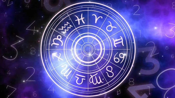 शनीच्या गोचरचा मिथून राशीवरही प्रभाव पडणार आहे. मिथून राशी असलेल्या विद्यार्थ्यांवर शनी देवाची कृपा असेल. विद्यार्थ्यांना चांगले गुण मिळतील. तसेच या काळात चांगली नोकरी मिळण्याची शक्यता जास्त आहे. व्यवसायातही आर्थिक सुधारणा होईल. 