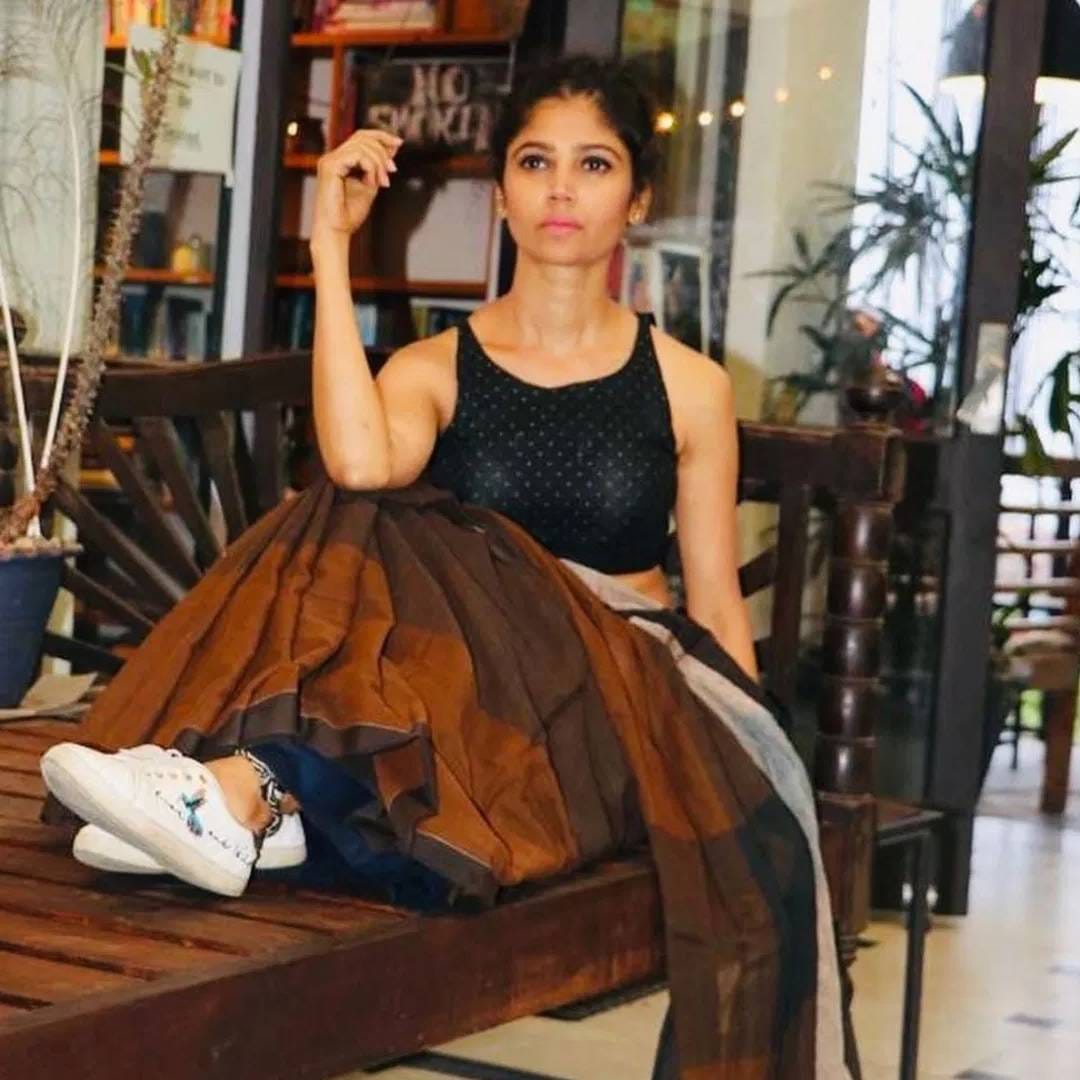 डिप्रेशनच्या आजारामुळे तिने अभिनय करिअरला सोडचिठ्ठी दिली. 2018 साली रतनच्या वडिलांच निधन झालं. त्याचं दु:ख ती झेलू शकली नाही. डिप्रेशनची बळ ठरली. 