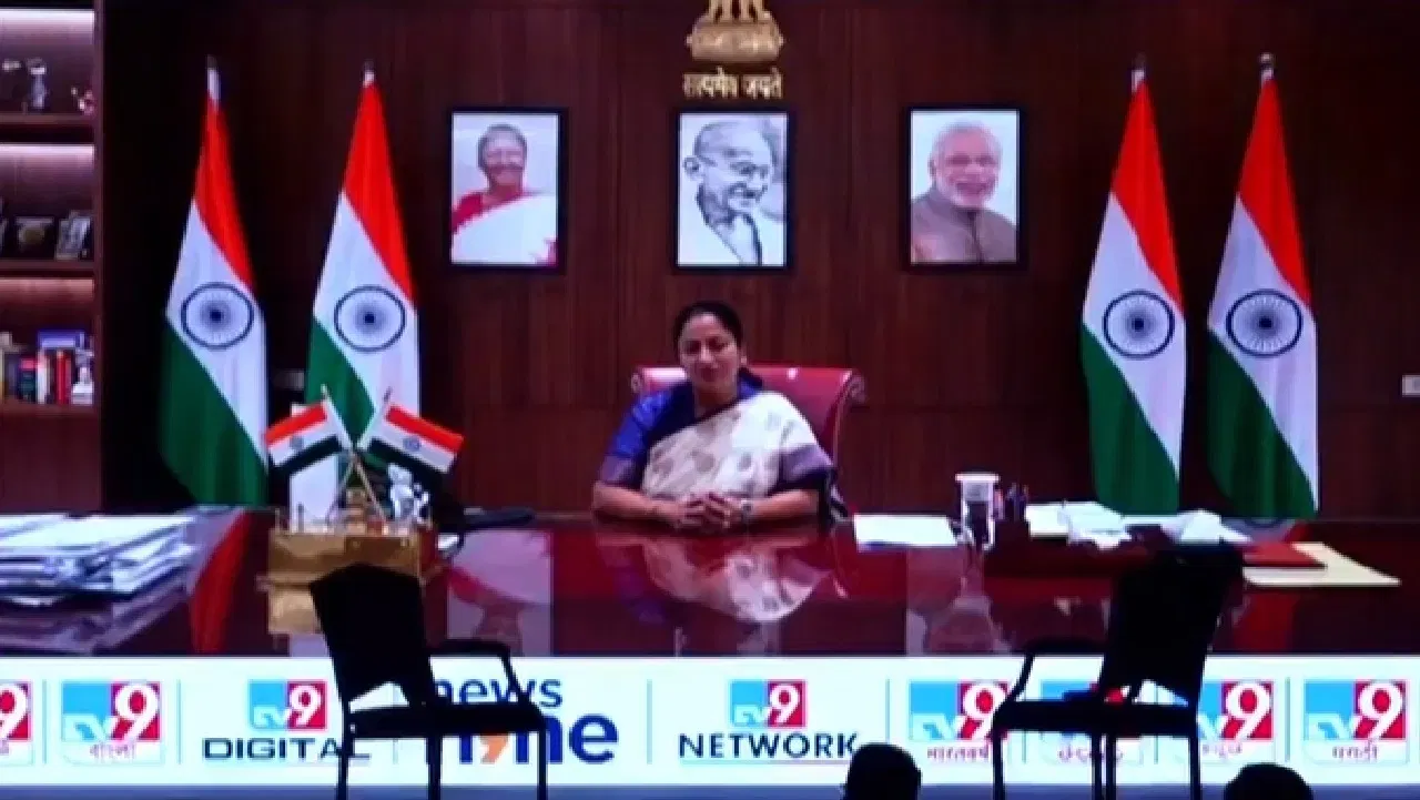 News9 Global Summit: महिलांसाठी TV9 चा हा उपक्रम कौतुकास्पद, दिल्लीच्या मुख्यमंत्री रेखा गुप्ता यांच्याकडून 'न्यूज9 ग्लोबल समिट यूएई एडिशनचे कौतुक News9 Global Summit: महिलांसाठी TV9 चा हा उपक्रम कौतुकास्पद, दिल्लीच्या मुख्यमंत्री रेखा गुप्ता यांच्याकडून 'न्यूज9 ग्लोबल समिट यूएई एडिशनचे कौतुक