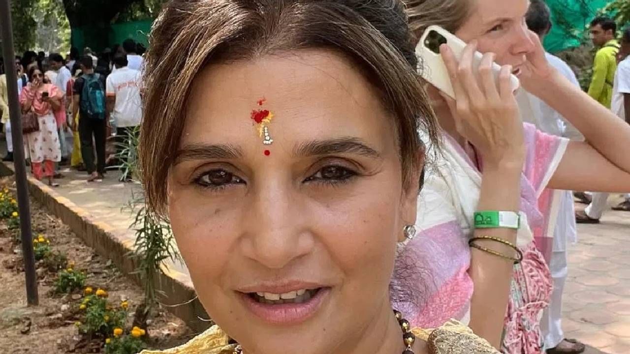 रिया पिल्लईचे इन्स्टाग्रामवर दोन अकाऊंट आहेत. तिच्या दुसऱ्या अकाऊंटचं नाव Rhea Talks असं आहे. ती अध्यात्मिक गुरू श्री श्री रविशंकर यांना खूप मानते. योगसाधना, ध्यानसाधना यांविषयी ती मोकळेपणे व्यक्त होते. 
