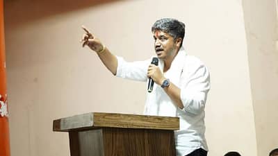 Rohit Pawar : अजितदादा यॉर्कर टाकतात, जयंतराव गुगली, तर चंद्रकांतदादा सोनं, पण या बेन्टेक्सचं काय करायचं?; रोहित पवार यांची तुफान टोलेबाजी