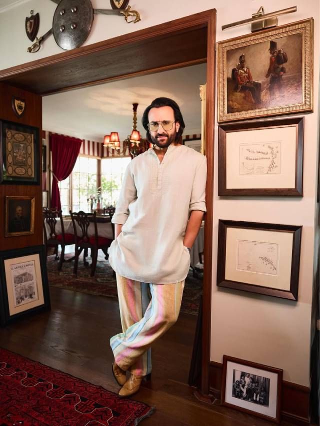 सैफ-करीनाचं मुंबईतील अत्यंत आलिशान घर; पहा आतून कसं दिसतं?