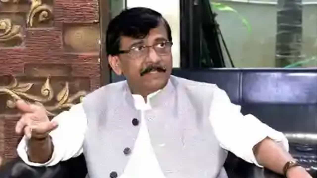 फडणवीस शाकाहारी आहेत का? राऊतांचा खोचक सवाल