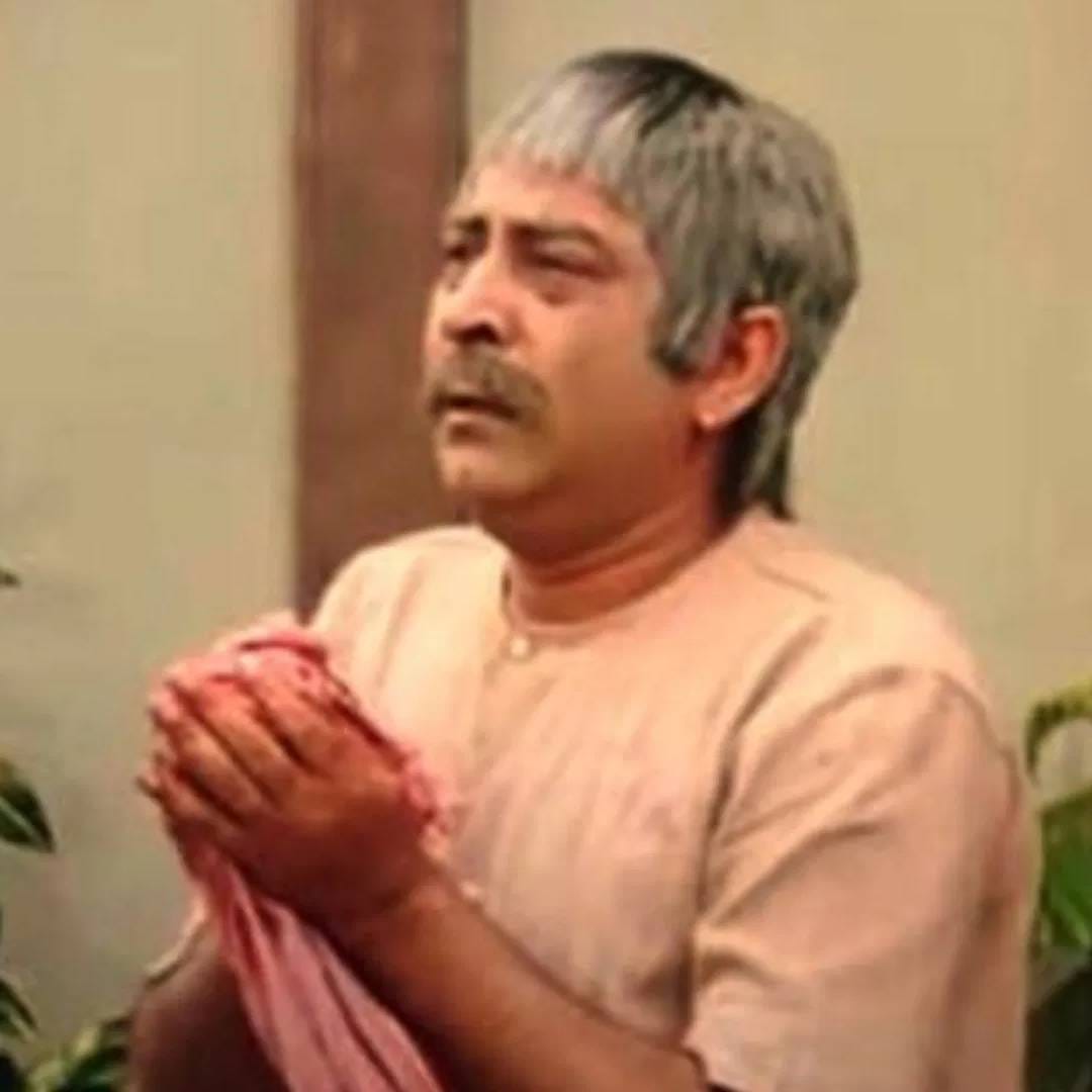 सत्येन कप्पू - सत्येन कप्पू यांचं नाव कदाचित लोकांना माहित असेल. पण त्यांचा चेहरा लक्षात असेल. शोले फिल्ममध्ये त्यांनी ठाकूरच्या घरी नोकर रामलालचा रोल प्ले केलेला. सत्येन यांनी आपल्या करिअरमध्ये 400 चित्रपटात काम केलं. 2007 साली वयाच्या 76 व्या वर्षी त्यांचं निधन झालं.